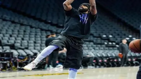 “足坛最佳阵容揭晓：托雷斯点赞梅罗大罗锋线三叉戟”