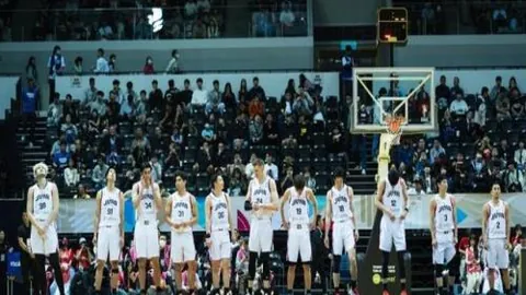 电闪雷鸣！雷霆主场迎战魔术，战局风云，谁能执掌节奏之舵？